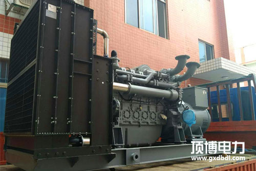300KW無(wú)錫動(dòng)力柴油發(fā)電機組