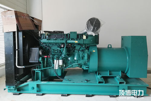 發(fā)電機組選用風(fēng)冷與液冷系統在價(jià)格與噪音上有什么不同