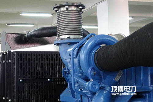 選購柴油發(fā)電機組設備應考慮消音器哪些技術(shù)應用呢